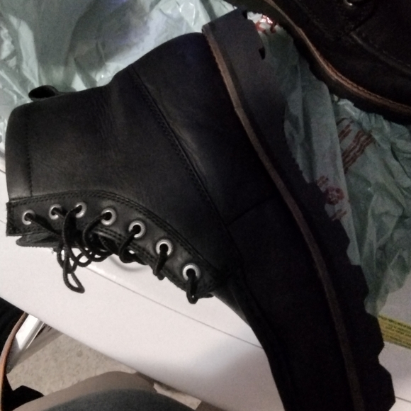 Roots Boots - Picture 8 of 8